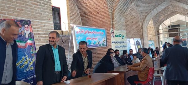میز خدمت در آخرین نماز جمعه آبان ماه