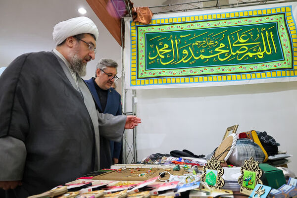 بازدید نماینده ولی فقیه در استان آذربایجان شرقی از نمایشگاه قرآن و عترت