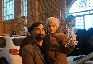 لحظات شیرین استقبال والدین از دانش‌آموزان معتکف در قم