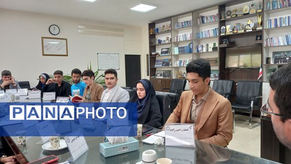 اولین نشست نمایندگان مجلس دانش‌آموزی آذربایجان شرقی با معاون پرورشی و فرهنگی استان