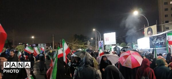 همه برای ایران جمع می‌شوند 