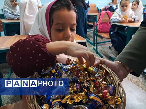 جشن میلاد حضرت زینب(س) در دبستان شهید احمدپور قائمشهر