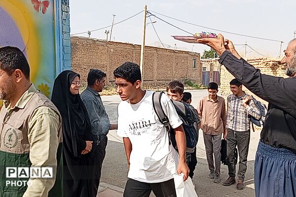 دانش‌آموزان جهادی شهرستان بن به استقبال سال تحصیلی جدید رفتند