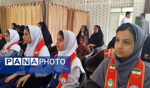 تجلیل از دانش‌آموز خبرنگاران پانا در لردگان