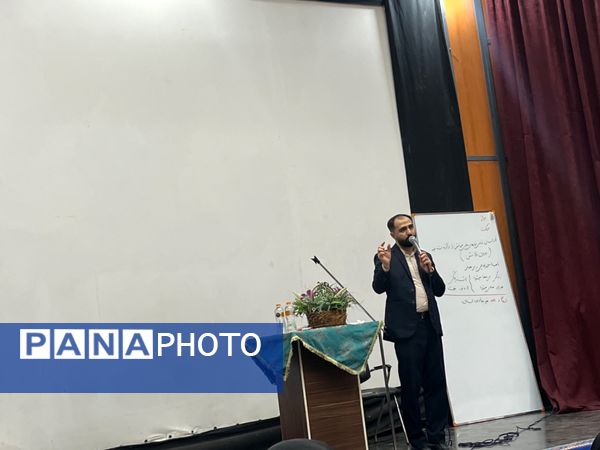 گفتمان نماز با حضور دانش‌آموزان دختر شهر قدس