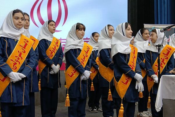 همایش معماران خشت اول در کهریزک؛ بزرگداشت معلمان پایه اول ابتدایی
