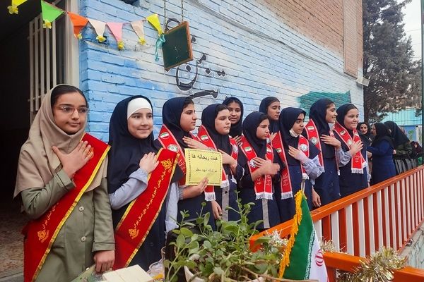 جشن باشکوه میلاد امام عصر (عج) در هئیت دخترانه ریحانه ها