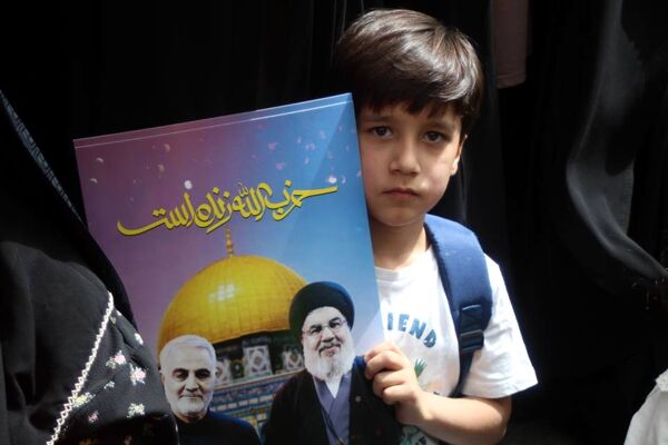 تجمع بزرگ دانش‌آموزان و فرهنگیان در حمایت از مردم مظلوم غزه و فلسطین