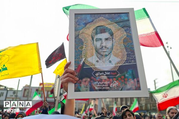 بیعت مردم قرچک با سومین رهبر نظام مقدس جمهوری اسلامی ایران