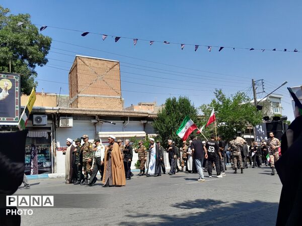 مرند یک‌صدا در سوگ رهبر شهید