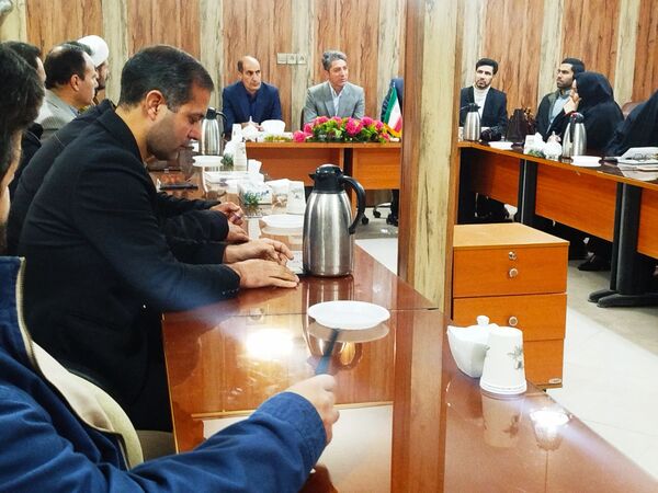 جلسه برنامه‌ریزی برگزاری راهپیمایی یوم‌الله ۲۲ بهمن با حضور مدیران مدارس شهرستان فاروج