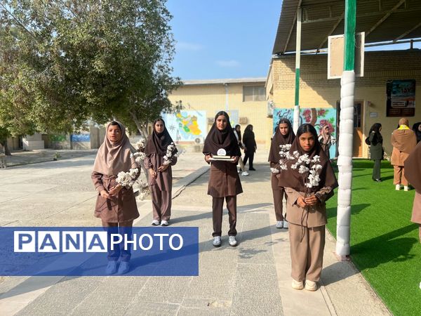 آغاز سال تحصیلی با کاشت درخت به یاد شهدای دانش‌آموز در سیریک