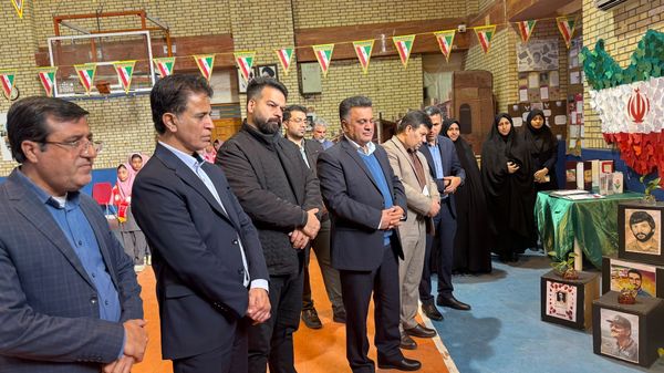 بازدید دبیر قرارگاه عدالت تربیتی از نمایشگاه «ایرانمون» در بوشهر