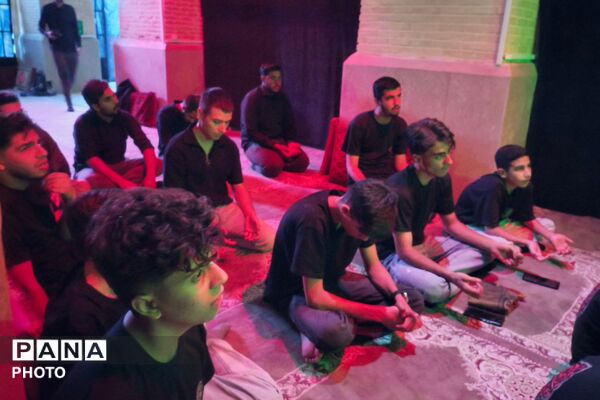 سوگواری شب‌های محرم در مسجد باقرآباد شیراز