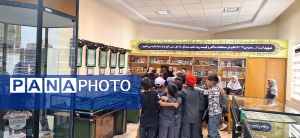 بازدید مدارس شهرستان کاشمر از موزه زیارتگاه شهید آیت الله مدرس (ره)