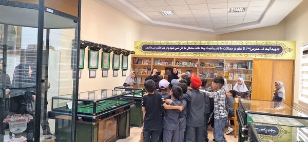 بازدید مدارس شهرستان کاشمر از موزه زیارتگاه شهید آیت الله مدرس (ره)