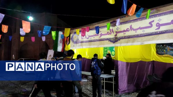 حضور نوجوانان و جوانان در فعالیت موکب امیر المومنین نیشابور 