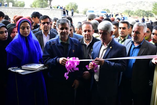 افتتاح چمن مصنوعی شهرک امام حسین(ع) در یاسوج 