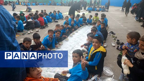 جشن روز دانش‌آموز در دبستان شهید رسول نم‌نبات ناحیه ۴ اصفهان 