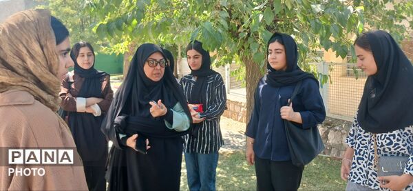 هم‌اندیشی دانش‌آموزان کامیارانی با محوریت «نوجوان تمدن‌ساز» و فرهنگ عفاف و حجاب