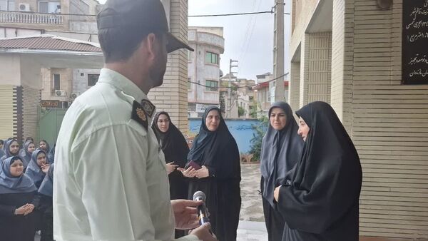 گرامیداشت روز نیروی انتظامی در دبیرستان بهار آزادی قائمشهر