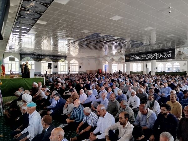 نماز جمعه شهرستان کاشمر با حضور پر رنگ مردم برگزار شد 