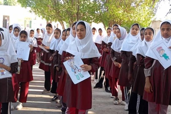 جشن روز پرستار در مدرسه مولوی فین