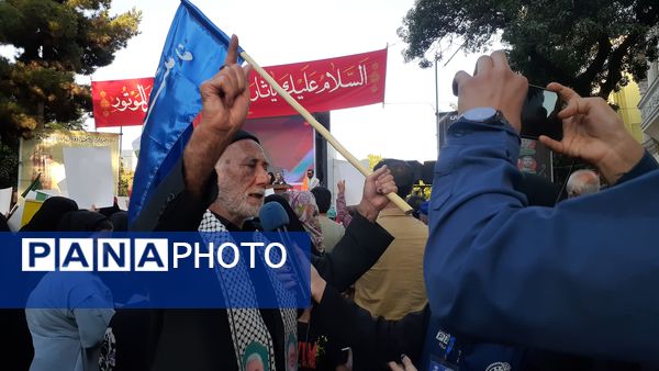 جلوه‌هایی از اجتماع مردم بجنورد در تجلیل از بانوی شجاع رسانه ملی