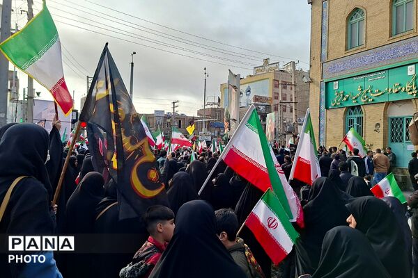 بیعت مردم قرچک با سومین رهبر نظام مقدس جمهوری اسلامی ایران