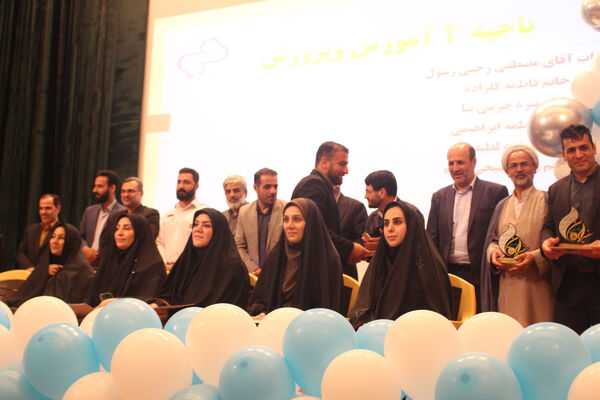 آیین تقدیر از برگزیدگان جشنواره سفیران سلامت استان قم