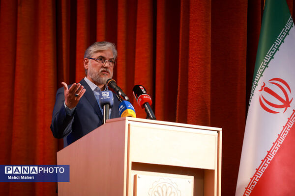 آئین تجلیل از برگزیدگان المپیاد علمی دانشجویی کشور