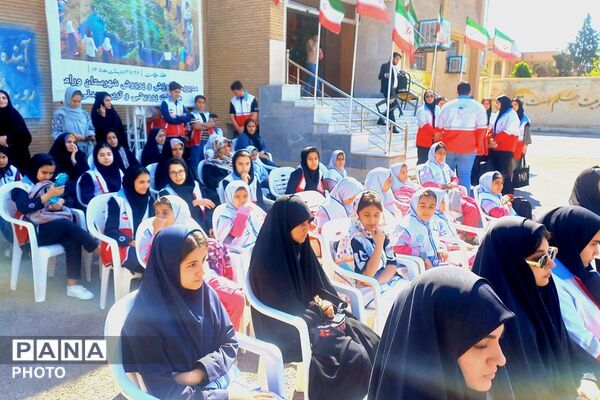 هفته سلامت در ورامین: جشنی برای سلامتی با حضور دانش‌آموزان، فرهنگیان و هلال احمر