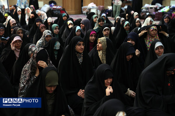 حضور وزیر آموزش و پرورش در جمع دانش‌آموزان معتکف