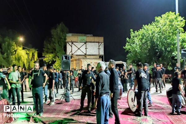هیئت زنجیر زنی در هشتمین شب از ماه محرم الحرام در حسینیه شهدای شهر بار