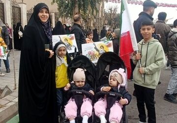 قیامدشت غرق در شور انقلاب؛ حضور پرشور مردم در راهپیمایی ۲۲ بهمن