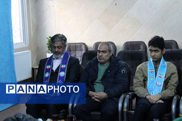 دیدار مربیان و اعضای منتخب سازمان دانش‌آموزی سمنان با نماینده ولی‌فقیه در استان 