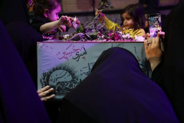 گلزار شهدای گمنام آکنده از عطر حضور شهید گمنام