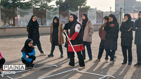 اجرای طرح "دادرس" در دبیرستان دخترانه عطیه