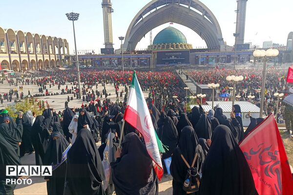 خروش اشک و حماسه در میعادگاه تهران