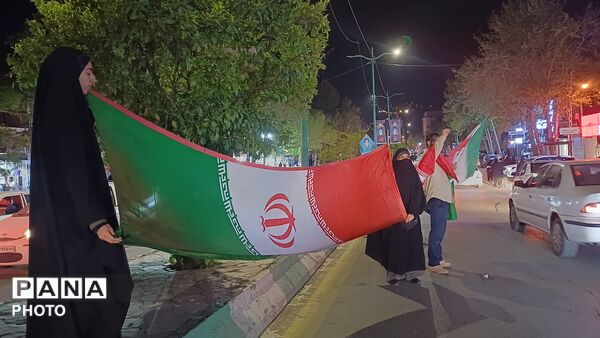 حضور گسترده مردم در خیابان‌های خرم آباد 