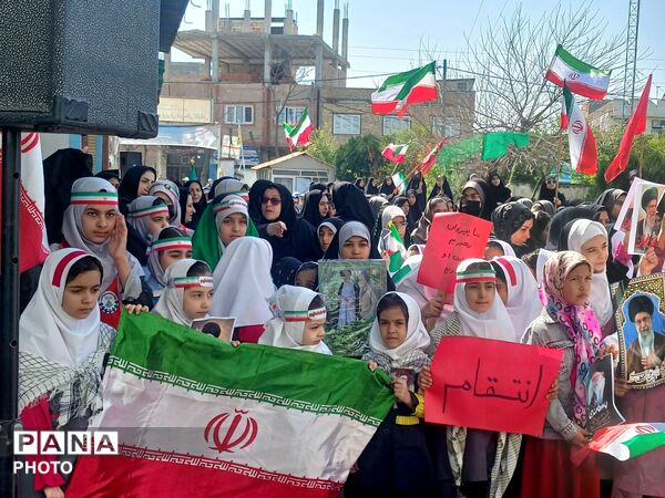 اجتماع پرشور فرهنگیان و دانش آموزان گالیکش