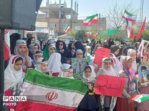 اجتماع پرشور فرهنگیان و دانش آموزان گالیکش