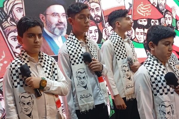 شور و حماسه مردمان شهرستان قرچک در صد و هفتمین شب از تجمعات مردمی