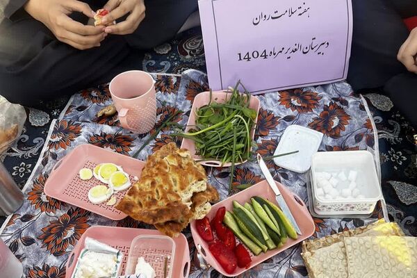 برگزاری مراسم صبحانه سلامت در دبیرستان الغدیر ناحیه یک شهرری