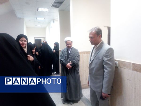 بازدید مسئولین اداره آموزش و پرورش از حوزه علمیه مکتب نرجس کاشمر