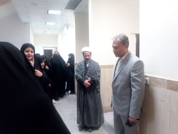 بازدید مسئولین اداره آموزش و پرورش از حوزه علمیه مکتب نرجس کاشمر