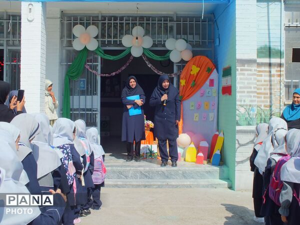 جشن شکوفه‌ها آغاز مسیری تازه برای اولی ها در دبستان مستانه رحمانی فرد