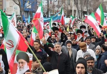 ۲۲ بهمن به روایت حضور پرصلابت مردم در سالروز پیروزی انقلاب اسلامی