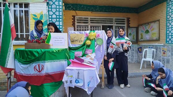 جشن ولادت حضرت زینب در دبیرستان دخترانه دانشور 2 