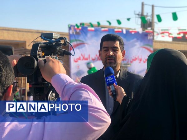 نواخته شدن زنگ گلبانگ انقلاب اسلامی در دبیرستان خوروش2 کارون